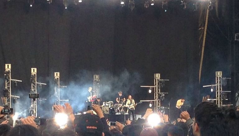 Two Door Cinema Club en el escenario principal del Vive Latino 2016