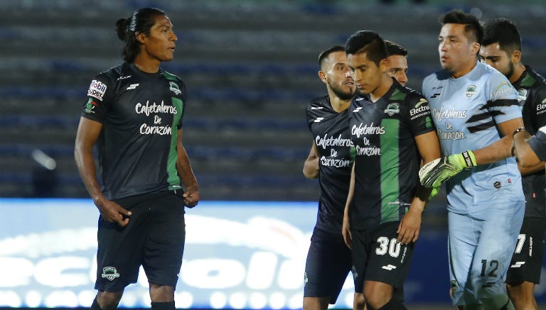 Cortés, entre los jugadores de Cafetaleros