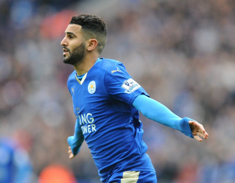 Riyad Mahrez celebra un gol con Leicester