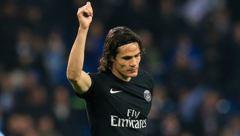 Cavani durante un juego del PSG en Champions