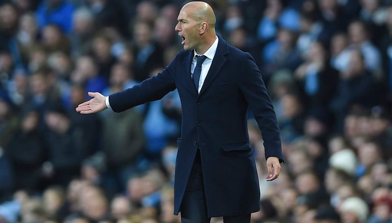 Zidane, durante el juego contra Manchetser City