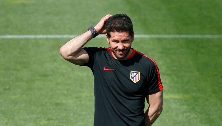 Diego Simeone durante un entrenamiento con el Atlético de Madrid