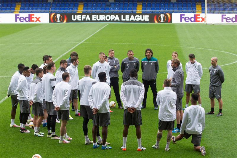 Klopp afina detalles previo a duelo contra Villarreal