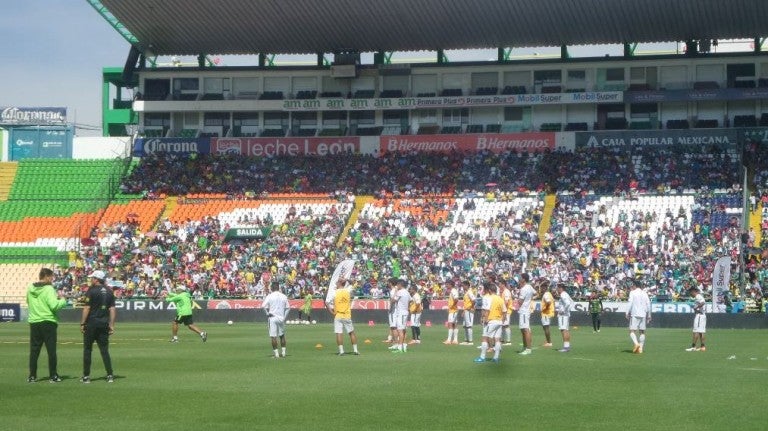 Miles de niños llenaron las gradas del Estadio León para ver entrenar a su equipo