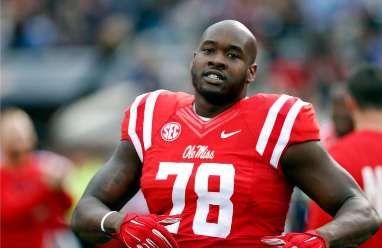 Laremy Tunsil cuando jugaba en Ole Miss