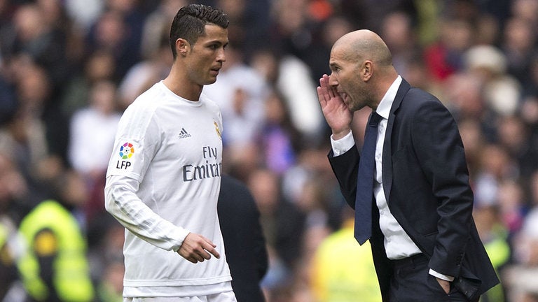 CR7 dialoga con Zidane durante un encuentro