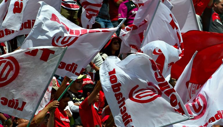 Afición de los Diablos en el Nemesio Díez 