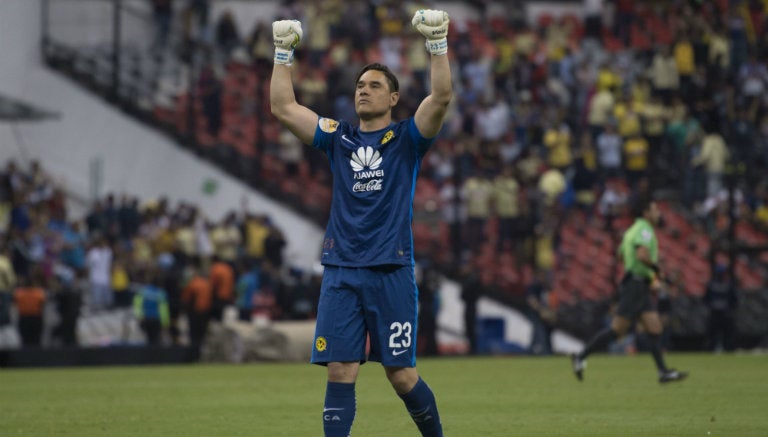 Moisés Muñoz celebra en victoria de América contra Santos