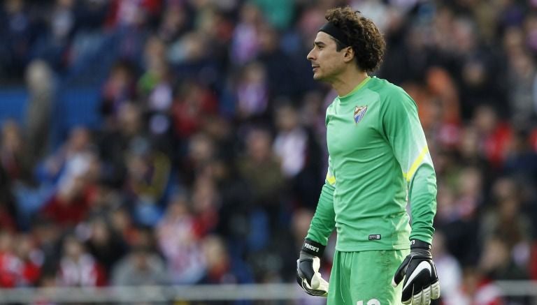 Guillermo Ochoa en un partido del Málaga