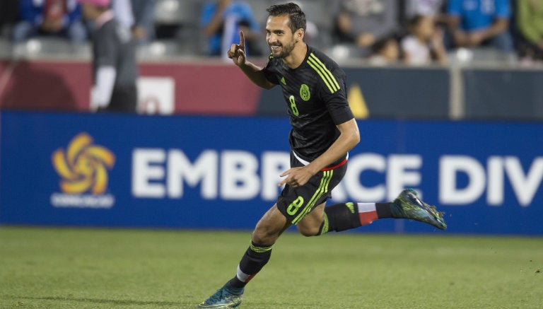 Raúl López celebra gol en el Preolímpico