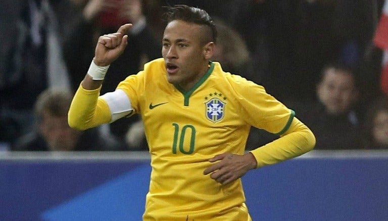 Neymar, en un duelo con la Selección de Brasil