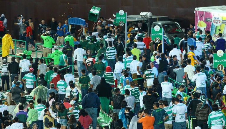 Así lucía el Estadio Corona durante la trifulca