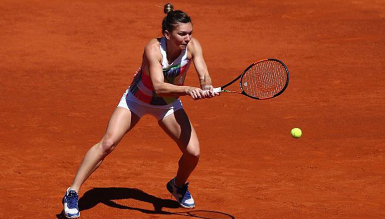 Simona, buscando la pelota contra Knapp