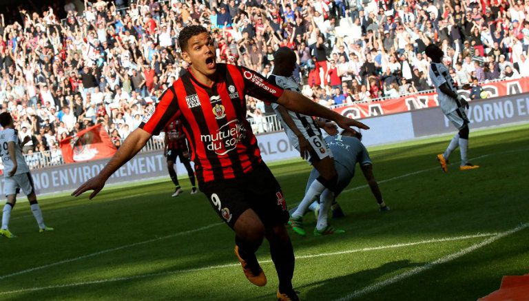 Hatem Ben Arfa festjea una anotación con Nice