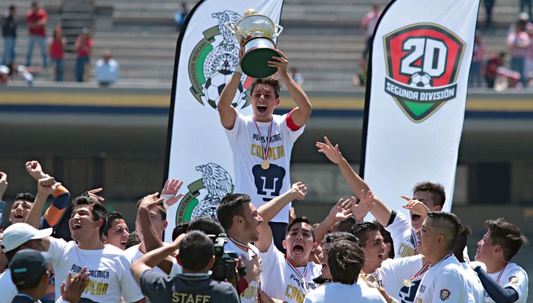 Celebración del título de Pumas en la Segunda División Profesional