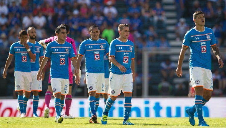 Jugadores de La Máquina lamentando la derrota en el Azul