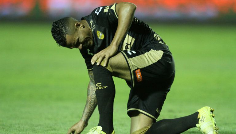 Morelo se lamenta durante partido de Dorados