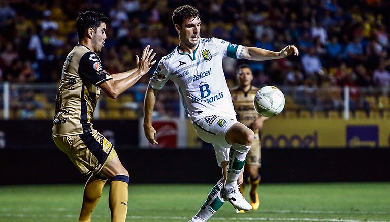 Boselli, a punto de disparar contra Dorados