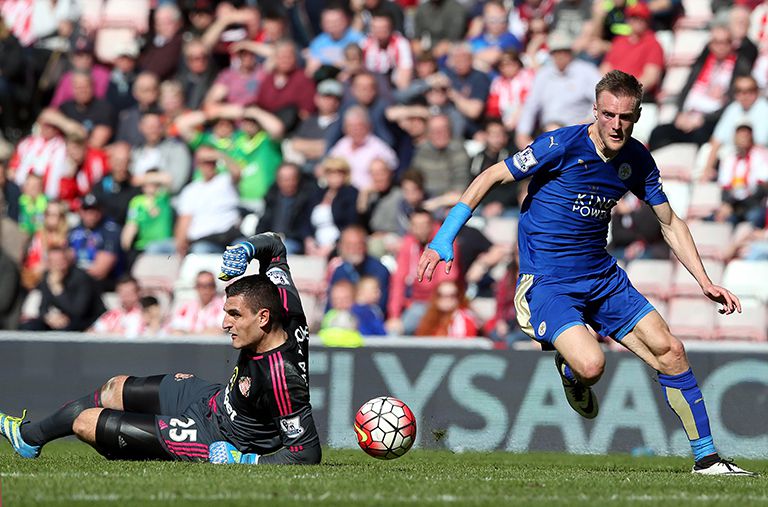 Jamie Vardy, en un duelo con el Leicester