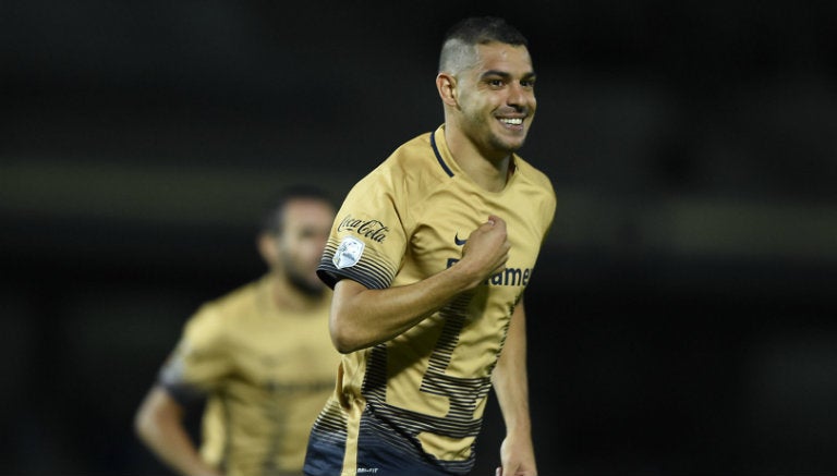 Gerardo Alcoba celebra un gol en Copa Libertadores