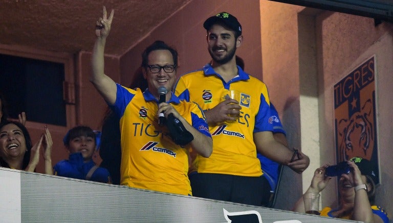 Rob Schneider en un partido de Tigres