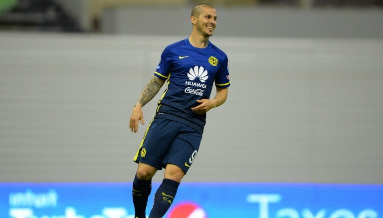 Benedetto durante un partido con América