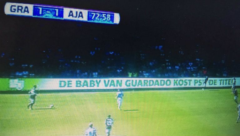 "Bebé Guardado y PSV se llevan el título", cita la publicidad