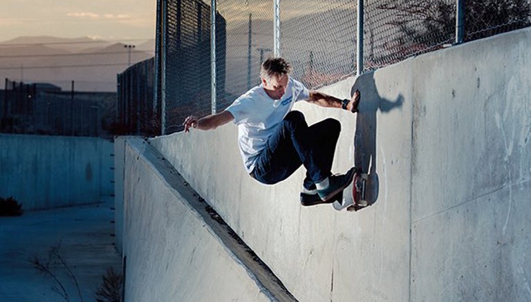 Tony Hawk realiza uno de sus movimientos