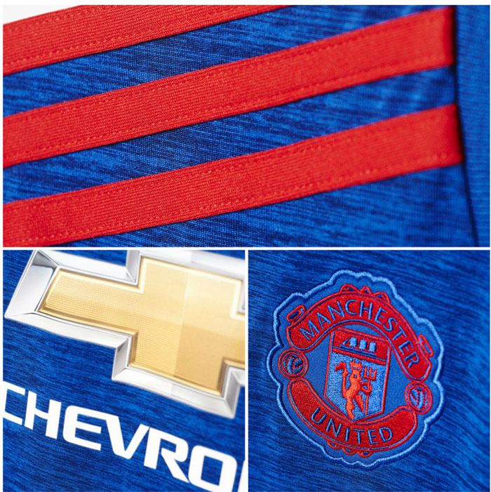 Detalles en color rojo de la playera del Manchester United