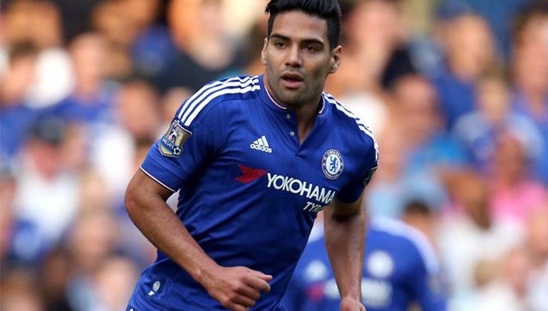 Falcao en partido con el Chelsea