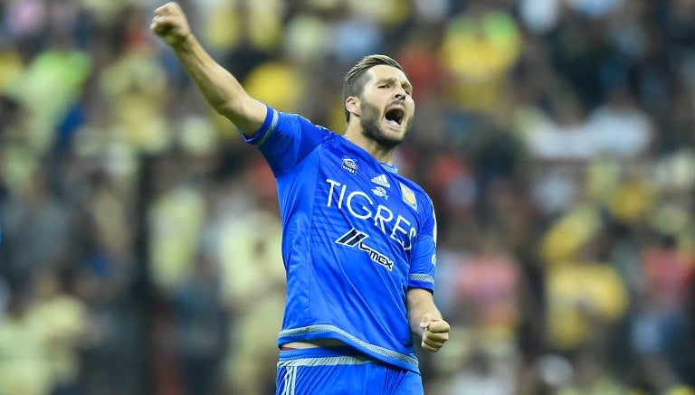 Gignac celebra un gol con Tigres