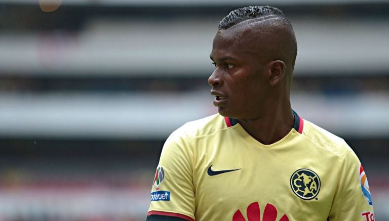 Darwin, durante un partido del América