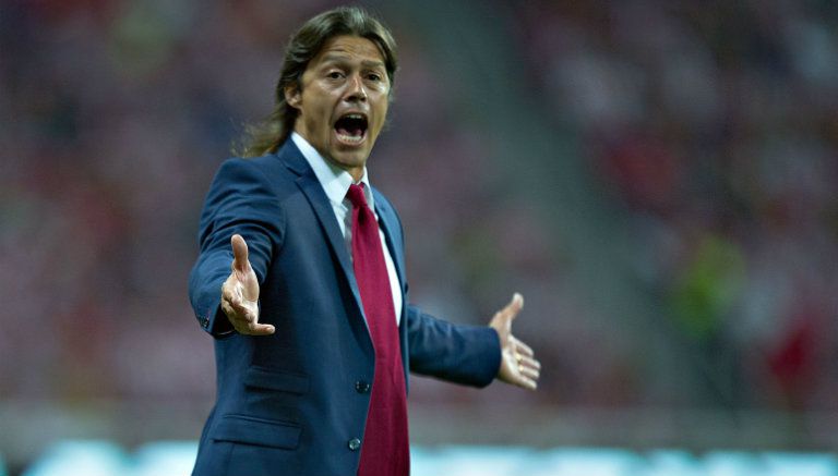 Almeyda exclama durante el Clásico Nacional