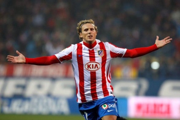 Diego Frolan celebra anotación con Atlético de Madrid en 2009