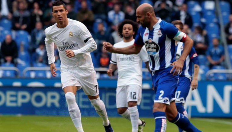 Cristiano persigue el esférico en Riazor