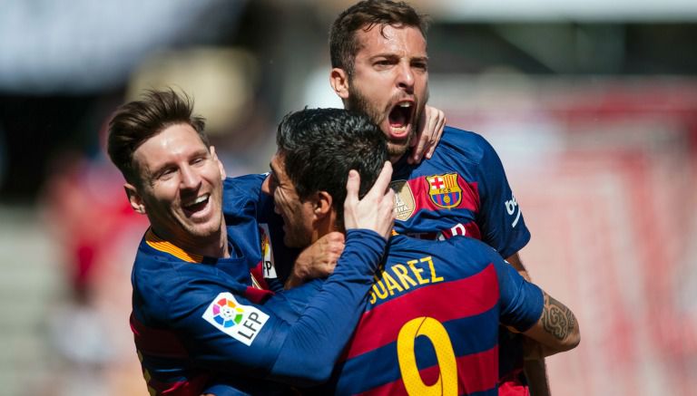 Messi, Alba y Suárez, celebran el triunfo del Barcelona