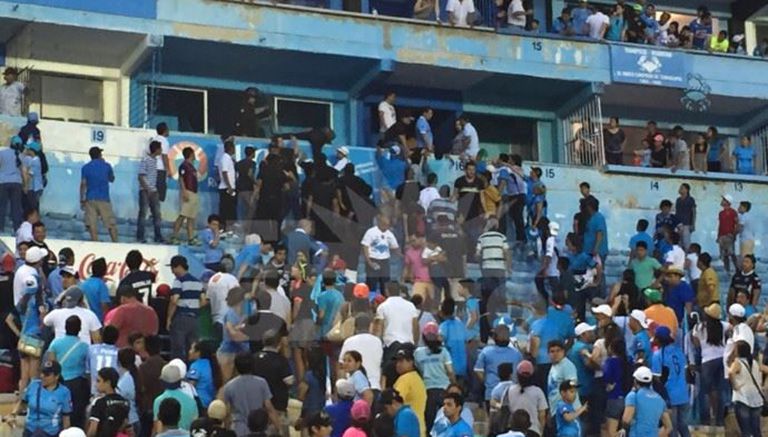 Parte de la violencia en el Estadio Tamaulipas