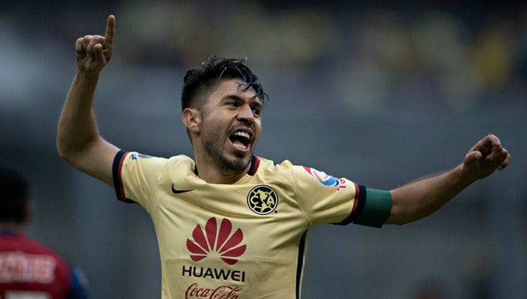 Oribe Peralta celebra el gol con el que América calificó a Semifinales