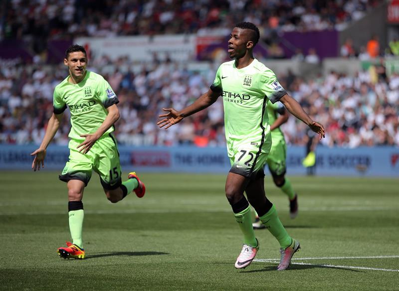 Iheanacho celebra anotación 