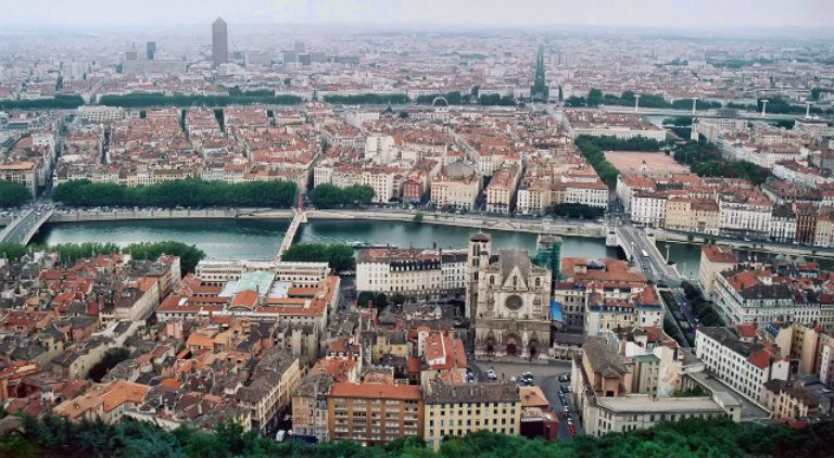 Toma aérea de la ciudad de Lyon