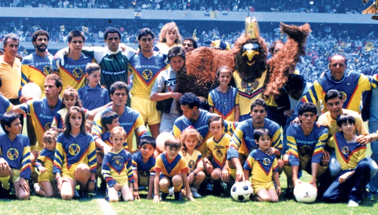 Parte del plantel americanista de la temporada 88-89