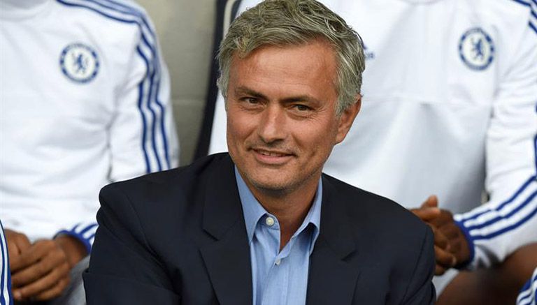 Mourinho en un partido del Chelsea