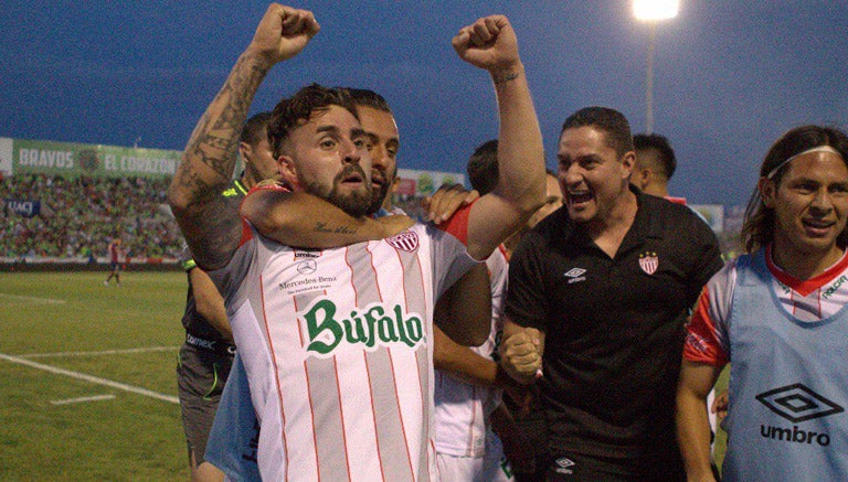 Gallegos festeja el gol del ascenso