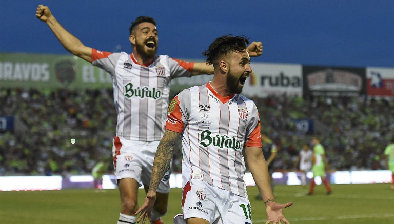 Gallegos celebra gol contra Bravos