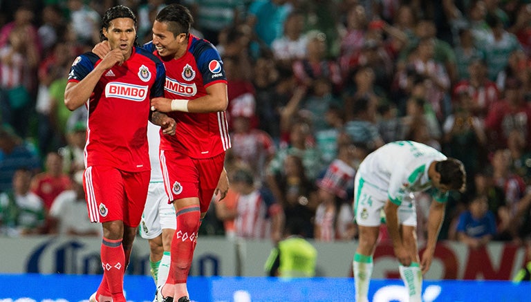 Gullit festeja gol contra Santos 