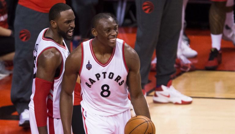 Bismack Biyombo durante el partido contra Cavs 