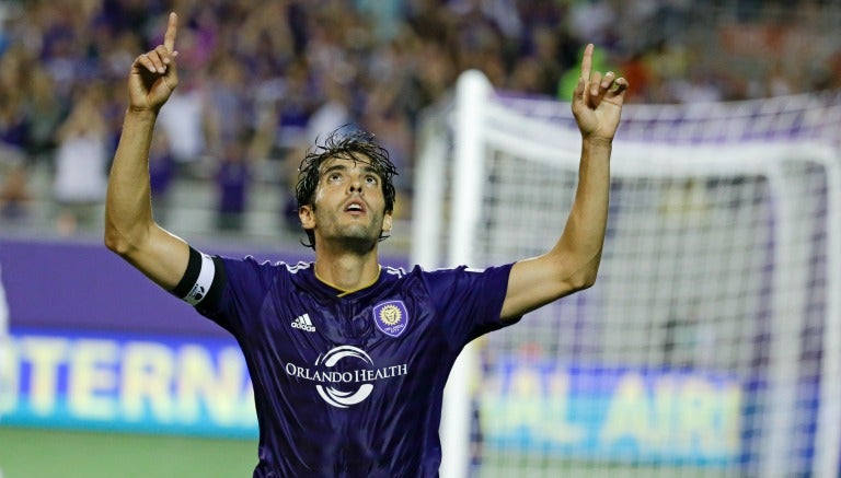 Kaká festeja un gol con Orlando City