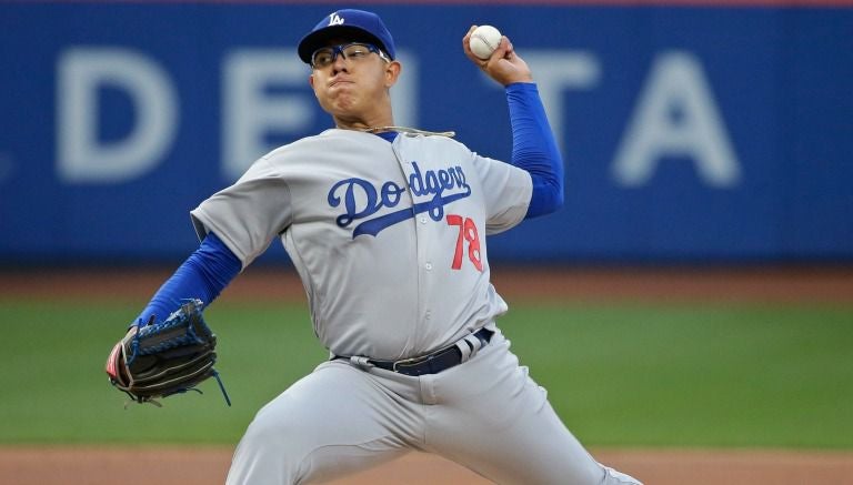 Urías durante el juego contra los Mets