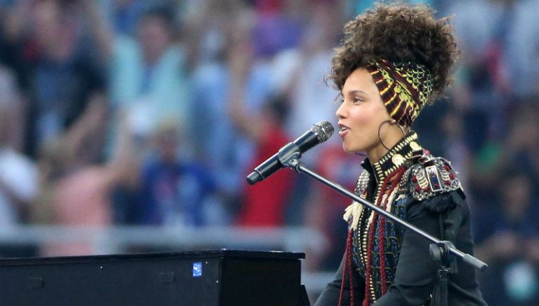 Alicia Keys durante la Final de la Champions