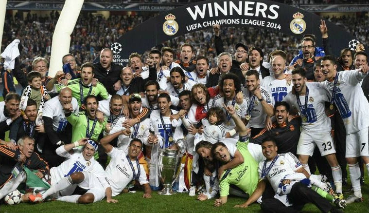 Jugadores del Madrid festejan tras ganar la Champions